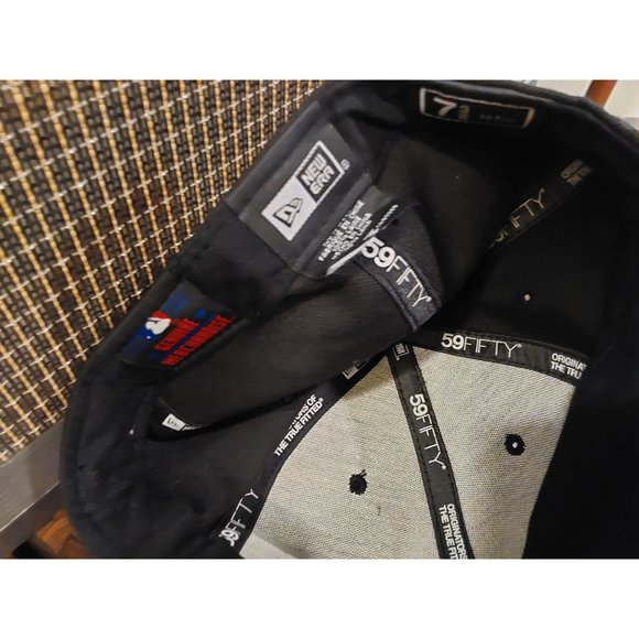 NY YANKEES New Era 59 fifty Cap Hat. Black. Size 7 3/8 - Picture 5 of 7